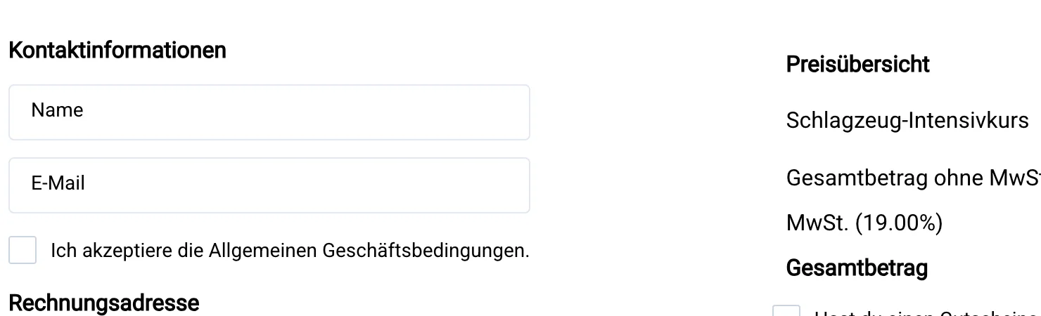 Ausschnitt einer Checkout-Seite: unter den Feldern Name und E-Mail steht die Checkbox „Ich akzeptiere die Allgemeinen Geschäftsbedingungen.“, darunter beginnt der Abschnitt Rechnungsadresse. Rechts die Preisübersicht mit Gesamtbetrag ohne MwSt., MwSt. und Gesamtbetrag.